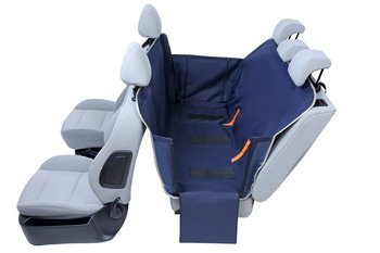 Granatowa mata do auta na tylną kanapę, wyposażona w boki - rozmiar M